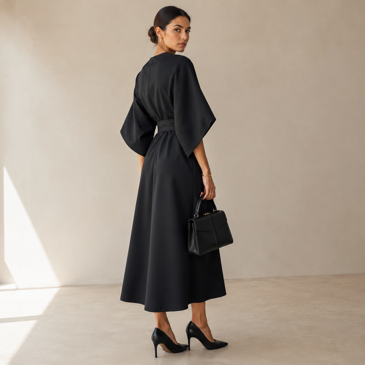 Rita - Elegante Vestido Con Mangas Farol y Cinturón