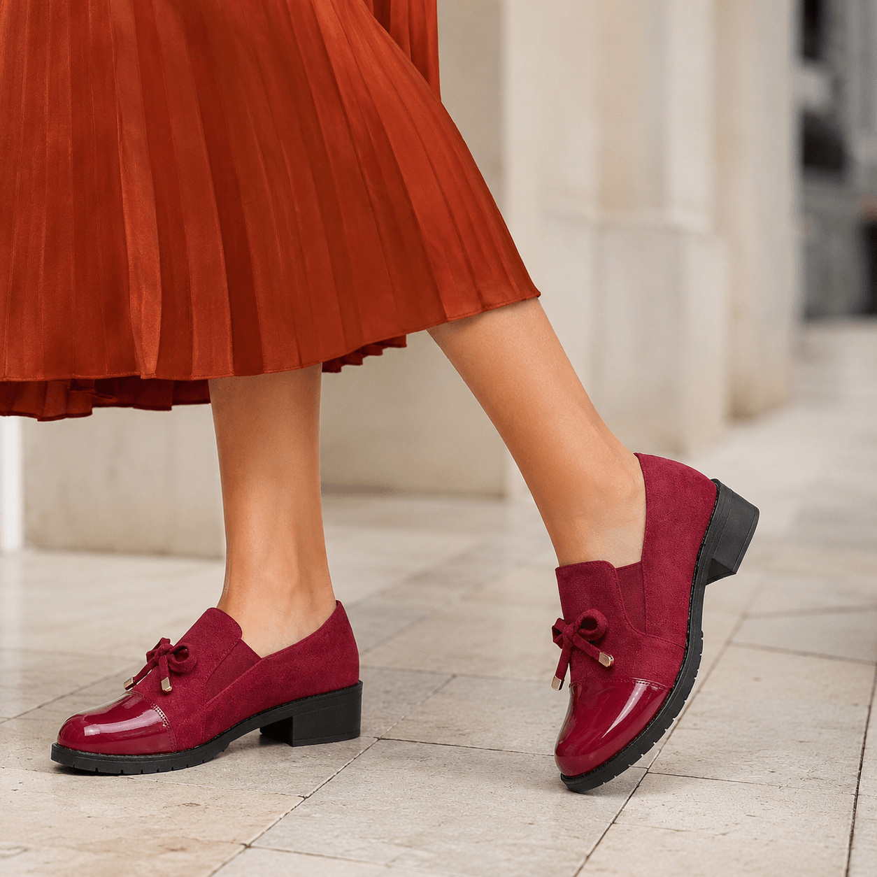 Marvina - Mocasines Elegantes Con Punta Redonda y Lazo Decorativo