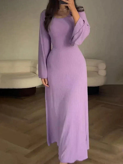 Elegante vestido de punto con lazo en la cintura